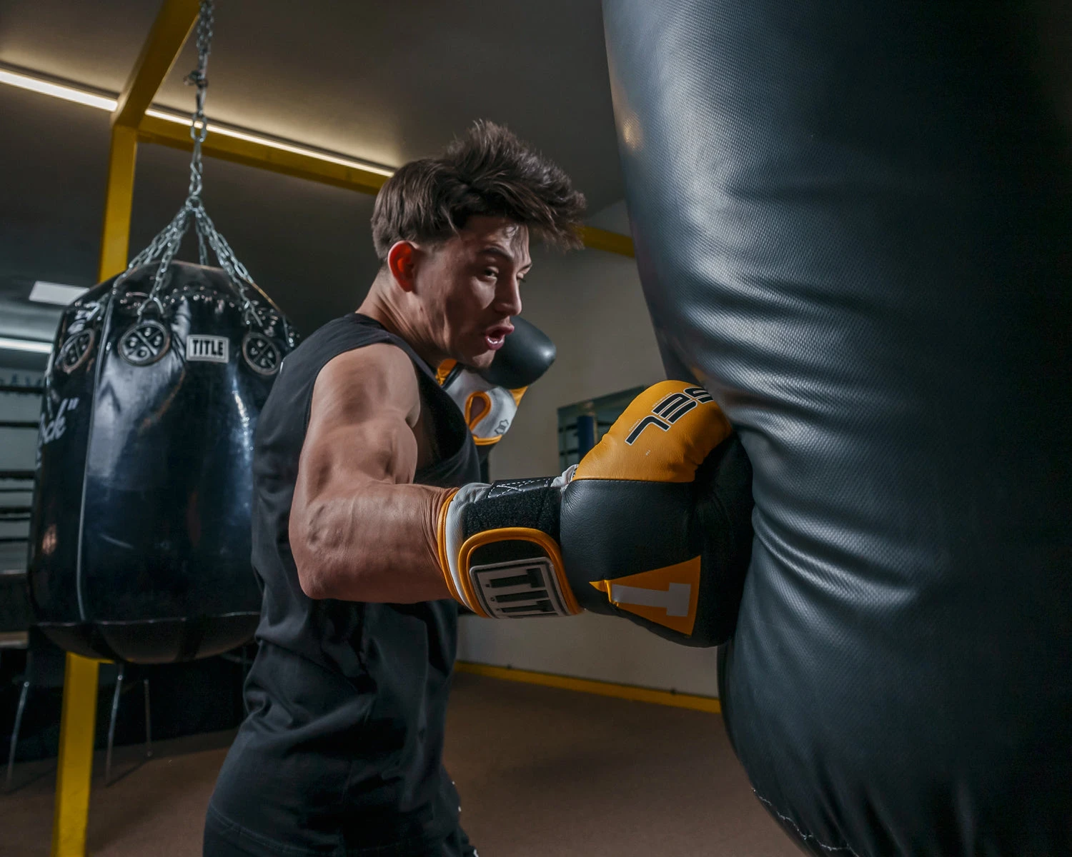 TITLE Boxing Gel World V2T Bag Gloves 19 TITLE Boxing Gel World V2T Bag Gloves - Image 17