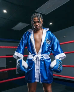 TITLE Boxing Pro Fingertip Robe 2.0 -Cheap Boxing Gear Store TSRF2BLWH 2